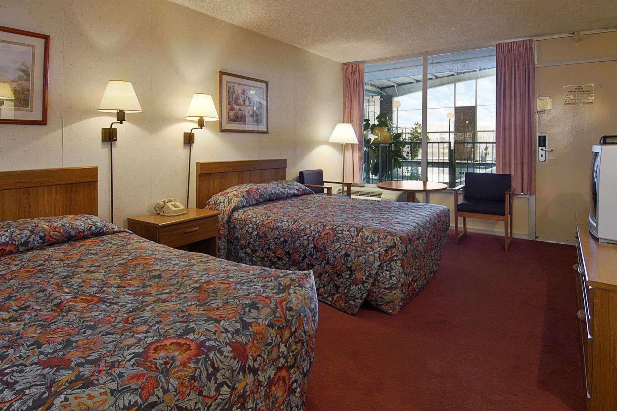 Knights Inn Rantoul Kamer foto